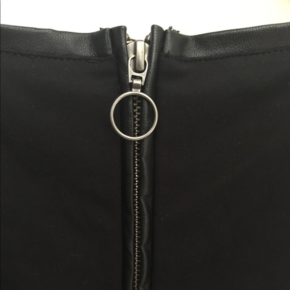 Long sleeve cropped corset top by Nasty Gal - Picture 5 of 8